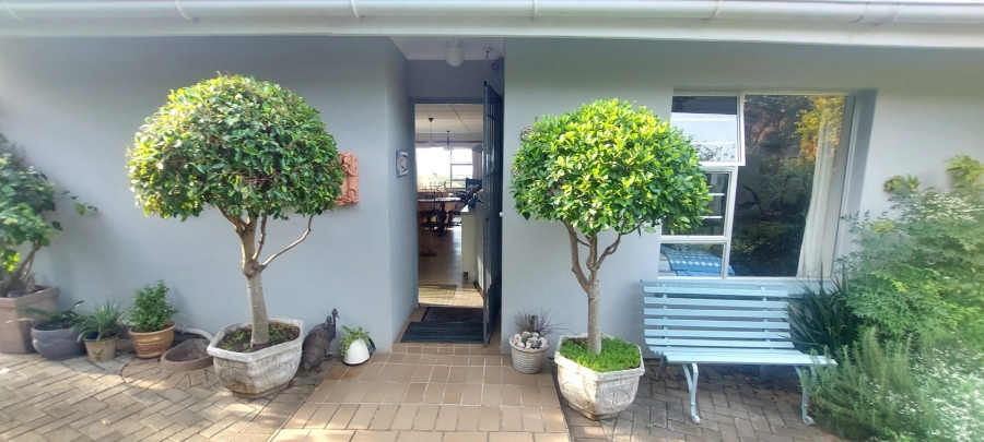 3 Bedroom Property for Sale in Sunrise On Sea Eastern Cape